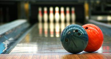 poze bowling si socializare