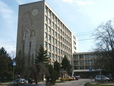 poze lansare de carte memoria salvata ii cine salveaza o viata salveaza lumea intreaga timisoara