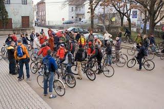poze marsul biciclistilor clujeni a 25 a din seria lunara critical mass