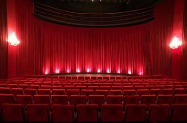 poze piesa de teatru alba ca zapada la ploiesti