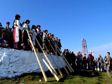 poze targul de fete de pe muntele gaina 2013