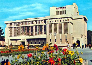 poze teatrul alexandru davila in ultimii 20 de ani