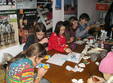 poze expozitie cu vanzare ornamente de craciun 
