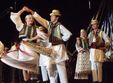spectacol folcloric in piata mihai viteazul
