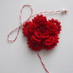 Martisor crosetat - floare rosie