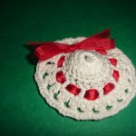 martisor crosetat floare - palarie