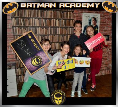 poze absolvent batman academy