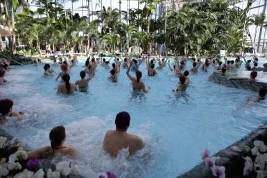 poze aqua gym la therme bucure ti in piscina principala din zona the 