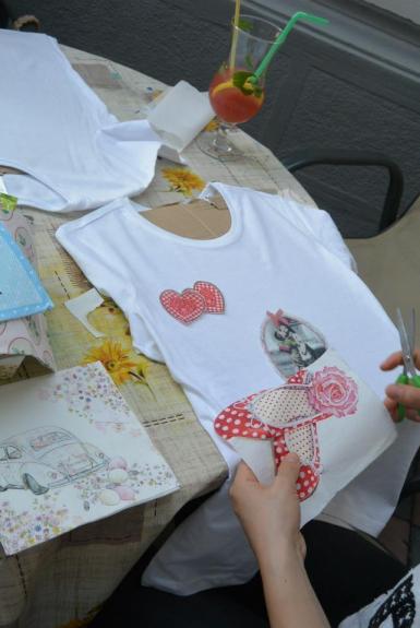 poze atelier tehnica decoupage pe tricou