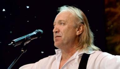 poze concert stefan hrusca la piatra neamt