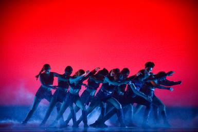poze dance emotion