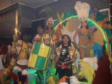 poze fiesta braziliana la gradina de vara casa latina