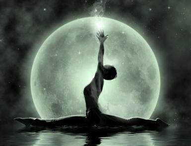 poze full moon flow refocus and tune with new vibes