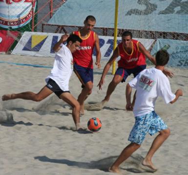 poze mcdonald s beachsoccer