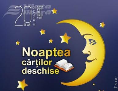 poze  noaptea cartilor deschise la libraria humanitas