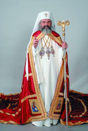 poze patriarhul bisericii ortodoxe romane vine la oradea