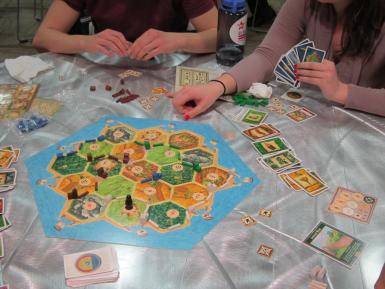 poze seara de jocuri colonistii din catan 