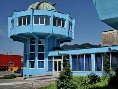 poze seara de poezie romaneasca la planetariul baia mare