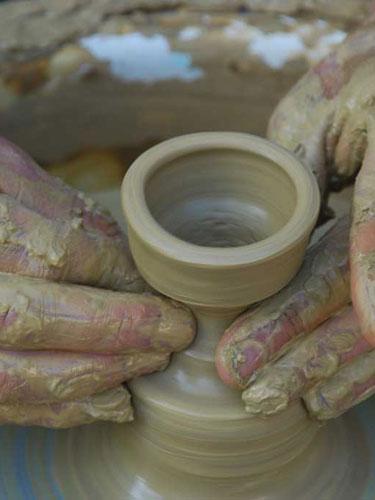 poze tabara ceramistilor organizata la casa olarului din baia sprie 