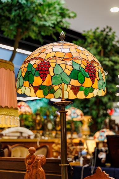 poze targ de antichitati si handmade
