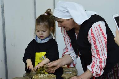 poze targul regional pentru mestesuguri si artizanat