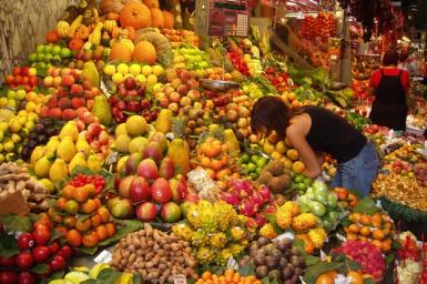 poze targul slow food roadele pamantului la brasov