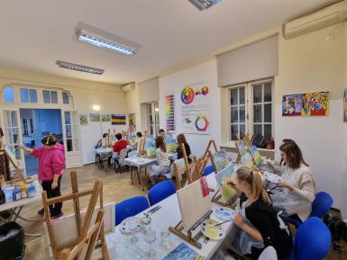 poze wine paint night out la sediu