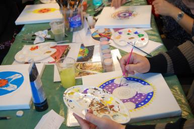 poze workshop de dezvoltare personala prin pictura de mandale