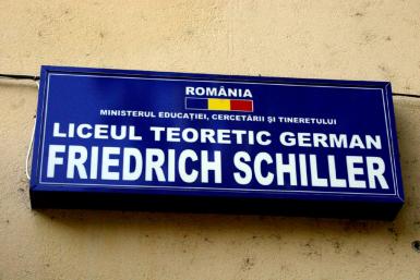 poze  ziua scolii la liceul teoretic german friedrich schiller 