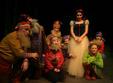 alba ca zapada si cei sapte pitici teatrul german