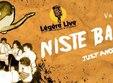 concert niste baieti in legere cafe