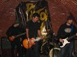 concert pistol cu capse in booha bar din cluj