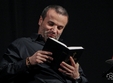poze foc spectacol de teatru caritabil in memoria victimelor din colec