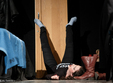 poze foc spectacol de teatru caritabil in memoria victimelor din colec