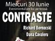 la scena readuce contraste