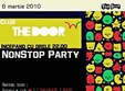 non stop party in club the door